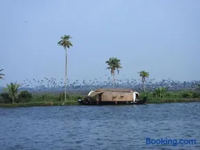 Abad Premium House Boat - Image 1