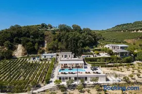 Villa Mantilari Wine Estate 7 Apartments 2 Private Pools 1 Heated Tennis Court Fitness Center - Image 3