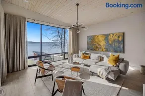Lakeview House by Leavetown Vacations - Image 2