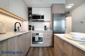 Stylish 1BR Suite near Sherway Gardens Balcony - Image 3
