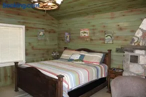Cabin Four On Stony Point - Image 1