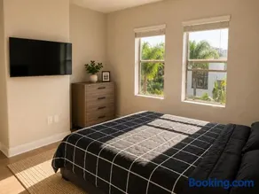 Premium West Hollywood Penthouse Retreat - Image 3