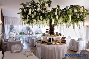 Hotel Heaven - Image 1