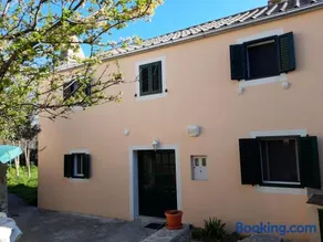 Holiday house Jasna in island center - Image 1