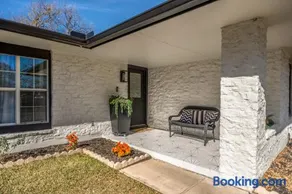 Relaxed Luxury Pet Friendly Home with Pool and Backyard Lounge in San Antonio, TX - Image 1