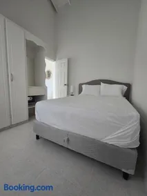 Cassywins Short Term Rentals APT 3 - Image 1