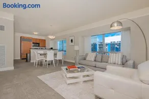 Four Seasons Miami Luxury Two-Bedroom Suite in Brickell - Free Parking - Image 2
