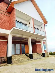 A R villa and cottage - Image 2