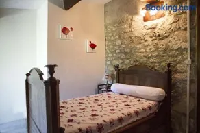 CHEZ SIMONE - Image 3