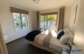 Ribbonwood Cottage - Image 2