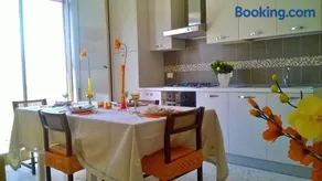 Bright Apartment in Alcamo: 100 m² with Sea View - Image 2