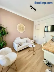 Nice - Appartement T3 rénové de 50 M2 classé 2 étoiles - Image 2