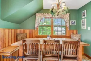 Roxbury Retreat - Image 3