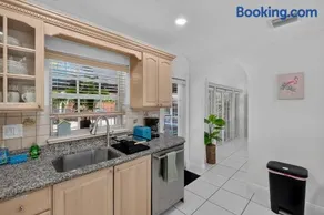 Serenity Palms - 3BR-2BA Quiet Pool Home - Image 2