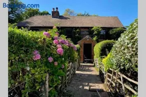 17th Century Boutique Getaway in the Countryside - Image 1