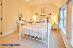 Host & Stay - Ailsa Cottage - Image 4