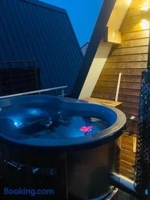 Lodge lady tipi 1 avec bain nordique et piscine - Image 1