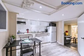 St Clair Hotel - Cozy Basement Suite with Parking - Image 2