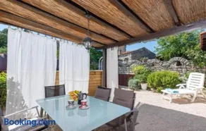 Rustic Villa Casa Dvi Mandule in Novigrad - Image 4