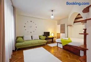 Green Apartment - Image 2