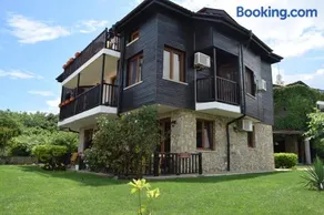 Paradise Bay Villas - Image 1