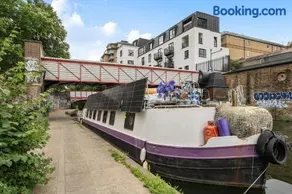 Unique Houseboat Retreat for 4 with Cafe - Image 1