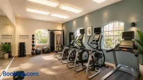 Private Ensuite Room in Shared Luxury Apartment with Gym,Hot Tub,Gym,Sauna,Pool - Image 2