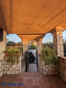 La Villetta del Gelso bianco - FAMILY, charming, spacious Rustic Villa with Garden & BBQ near Rome, Anzio e Nettuno - Image 1