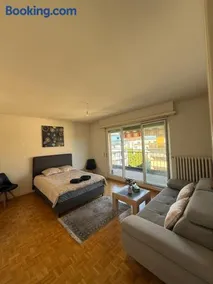Studio lumineux avec vue sur le Lac et terrasse - Image 3