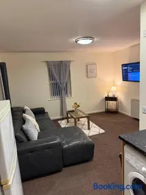 Cosy Apartment in Durham, close to Durham university, Durham Cathedral, and Durham Hospital - Image 4