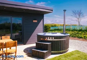 Saul Lodges - Image 1