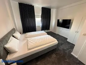 Alfa Hotel Frankfurt - Image 1