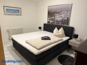 Ferienwohnung Happiness Schlafzimmer 2026 renoviert mit neuem Boxspringbett - Image 2