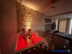 Caporizon-Lov'BNB-La seule Love House de Dordogne - Image 1