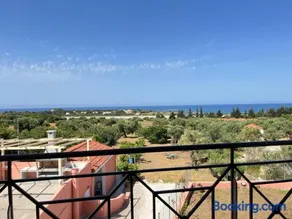 Stella's Apartments - Image 1