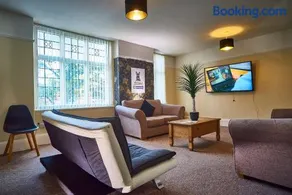 The Little Bear Apartment Birkdale Village - Image 4