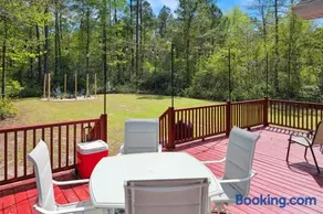 Coastal Getaway Near Holden Beach, Golf & Dining - Image 3