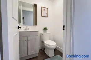 Stylish Home in Prime Location North of Toronto - Image 2