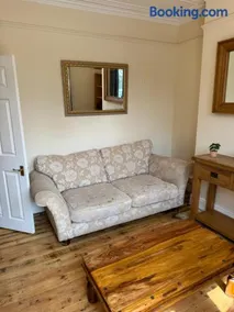Large Traditional, Sleeps 8, 2 Baths, Train, Tram, Pubs, Market, Hucknall - Image 5