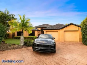Artistic Retreat - Privacy Pool Patio WFH Perfect - Image 4