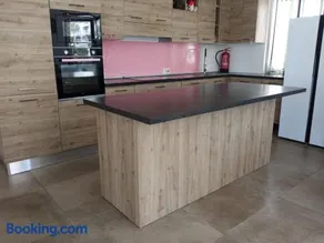 Pink Fairy Paradise Penthouse, 10mins from the beach - Image 5