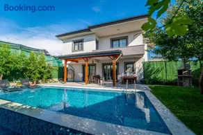 Villa Lux - Image 1