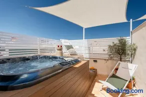 Alameda 1851 - Terrace and jacuzzi - Image 1