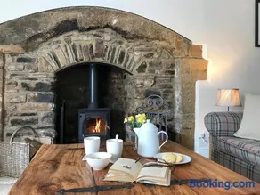 Lightfoot House - Image 2