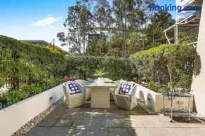 Stylish 1 bdrm Camperdown - Car park, Gym & Pool - Image 2