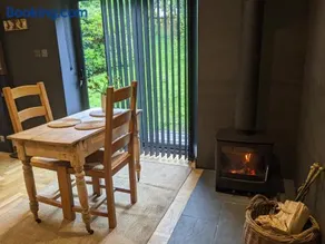 Self-Catering Suite in rural guest house 10 min to Islay Ferry Terminal - Image 2