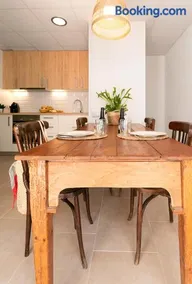 La flama del Ter, un loft preciós amb pati privat i estufa de flames - Image 3
