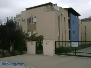 Zöldlomb apartman - Image 1
