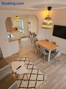 Maison cosy avec jardin, Disney - Image 1