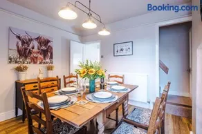 Spacious Old Post Office, 3 Bed in Nantwich by 53 Degrees Property - Perfect for Families and Groups - Image 5